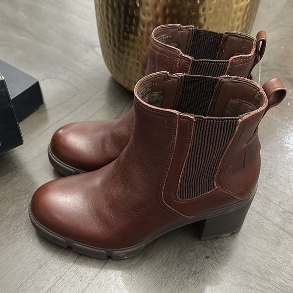 NATURALIZER MINDY WATERPROOF BOOTIE - Picture 9 of 12